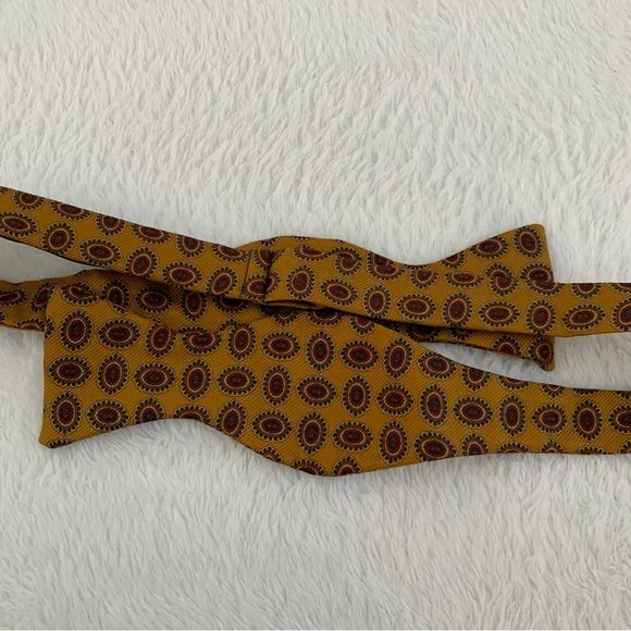 Brooks Brothers Makers Mustard Yellow Maroon Medallion Silk Adjustable Bow Tie - Picture 6 of 6